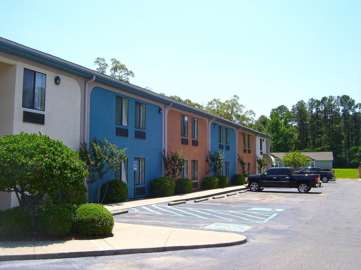 Americas Best Value Inn&Suites Bastrop Extérieur photo